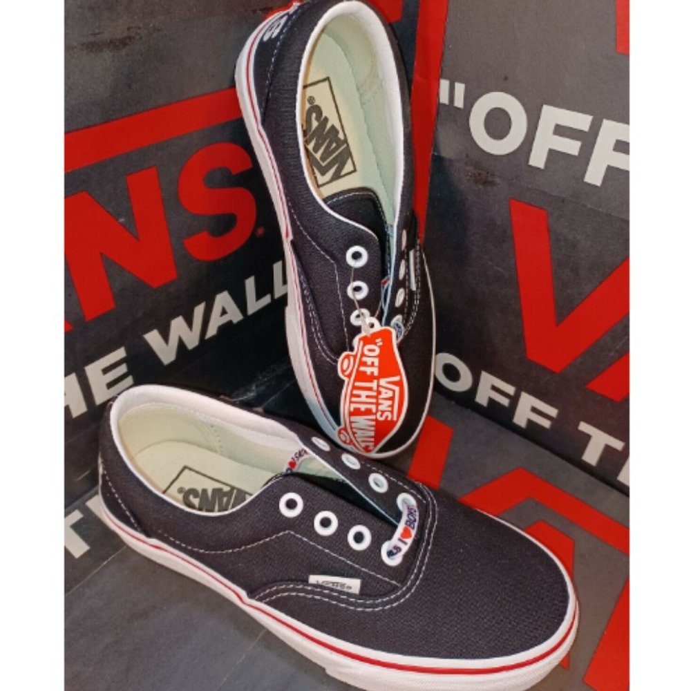 Vans Era (I Heart) Black/True White Men's 3.5/Women's 5 VN0A4U39WKU